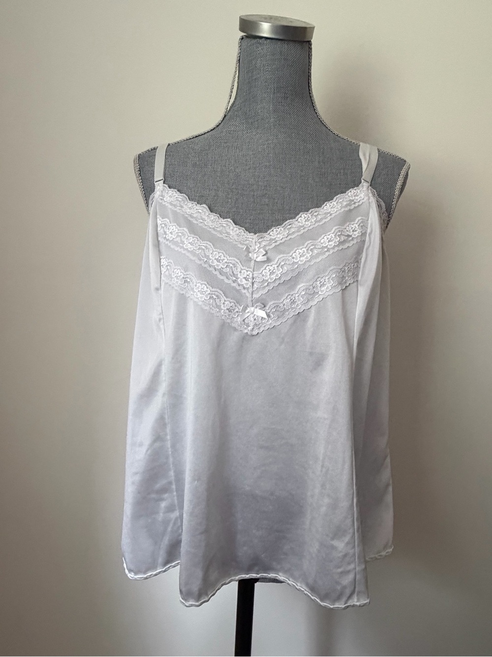 Y2K Lace-Trim Satin Camisole With Bows